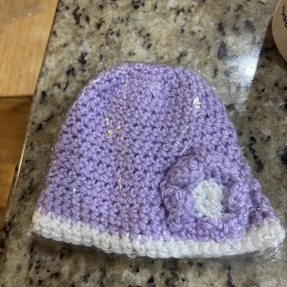 Carters Sleeper Size 3 Months (9-12.5lb) - NWOT With Matching Handmade Hat